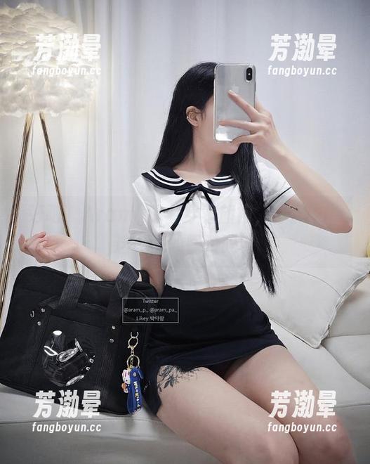 好吧，Aram(아람)穿着旗袍，你能相信这一幕的图片吗？
