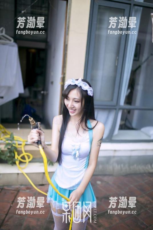 GIRLT果团网-小九九 GIRLT果团网 - 小九九遇上毛衣,不可思议的免费图包引发讨论!
