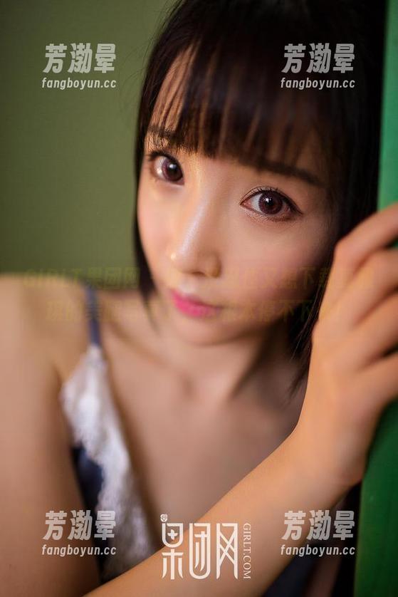 GIRLT果团网-莫雅琪 GIRLT果团网 - 擦,没忍住又想下载莫雅琪的美腿写真了,这根本停不下来!
