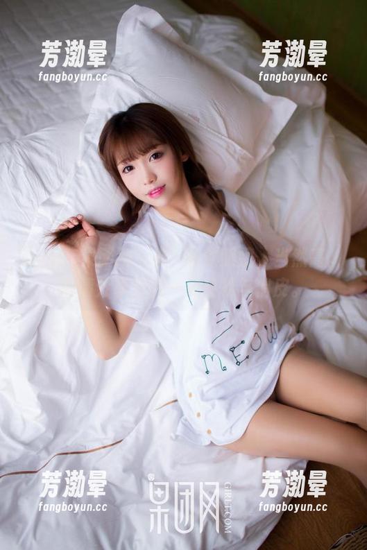 GIRLT果团网-龚玥菲 GIRLT果团网 - 龚玥菲的眼镜,当然高。高清分享下的一抹轻松与俏皮。