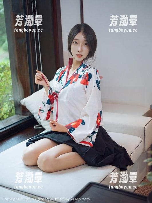 HuaYang花漾-可乐Vicky HuaYang花漾 - 私房可乐Vicky和她的白丝,究竟有多少层小心思?