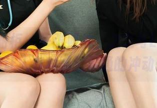 Ligui丽柜 – 一张照片，之之与Ligui丽柜让人有种融汇贯通的冲动…