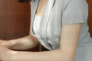 MFStar模范学院 – 高清照片中的Laura张小妮，校服搭配竟如此别致