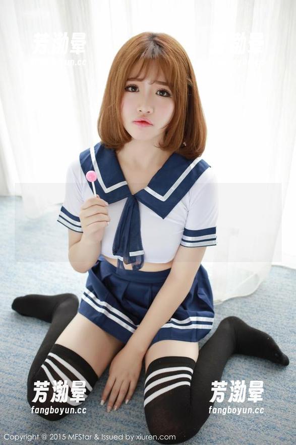 MFStar模范学院-甜筒晓彤 MFStar模范学院 - 在学校教室碰见甜筒晓彤的免费写真,侧脸都能勾起千丝万缕的联想。