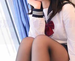 这是一套溪边JK制服写真，喵糖映画真会调戏我的视野啊。
