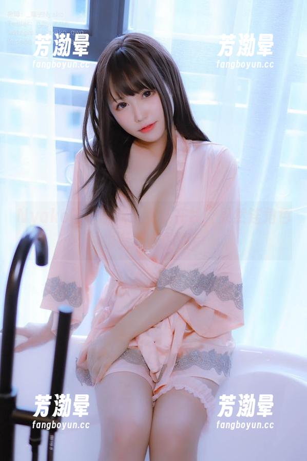 Nyako喵子 Nyako喵子的双人女仆在线,果然连角色也是双份的甜!