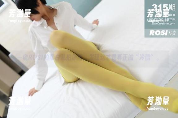 ROSI写真 一窥ROSI的黑白私拍原图,发现这才是真正的“冷酷”。