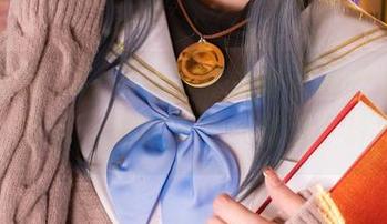 看这图册，Sameki兔女郎在做什么？我只想问，她喝了多少胡萝卜汁？