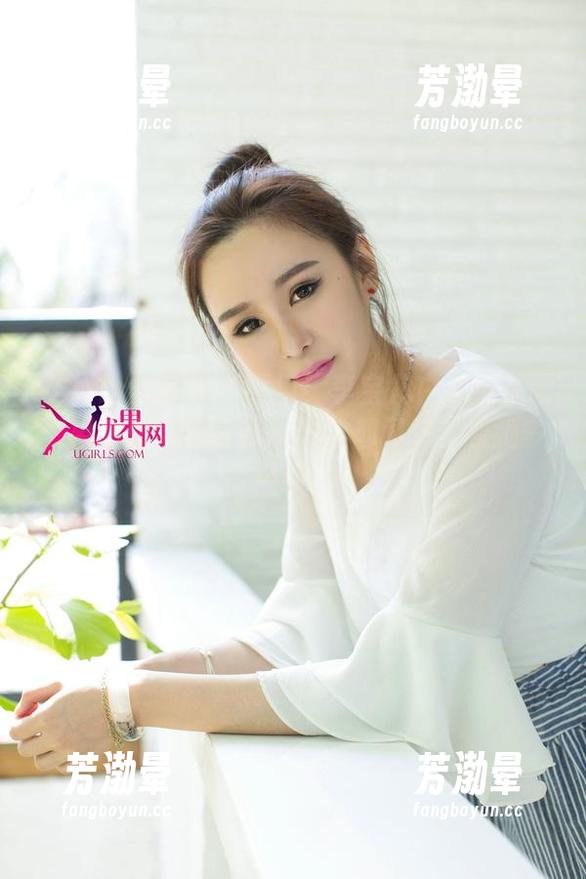 UGirls尤果网-李宝儿 UGirls尤果网 - 瞩目!李宝儿白衬衫美图:果然恋爱的时候连衬衫都闪光,看她多轻松。