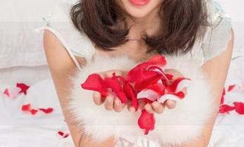 UGirls尤果网 – 王瑞儿的夏日图册，你没见过的“清凉”概念，先别问图片是咋拍的。