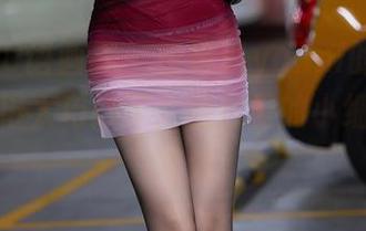 XIAOYU语画界 – 王馨瑶yanni的私拍，剧情安排太巧妙了，图片里的小细节恰到好处