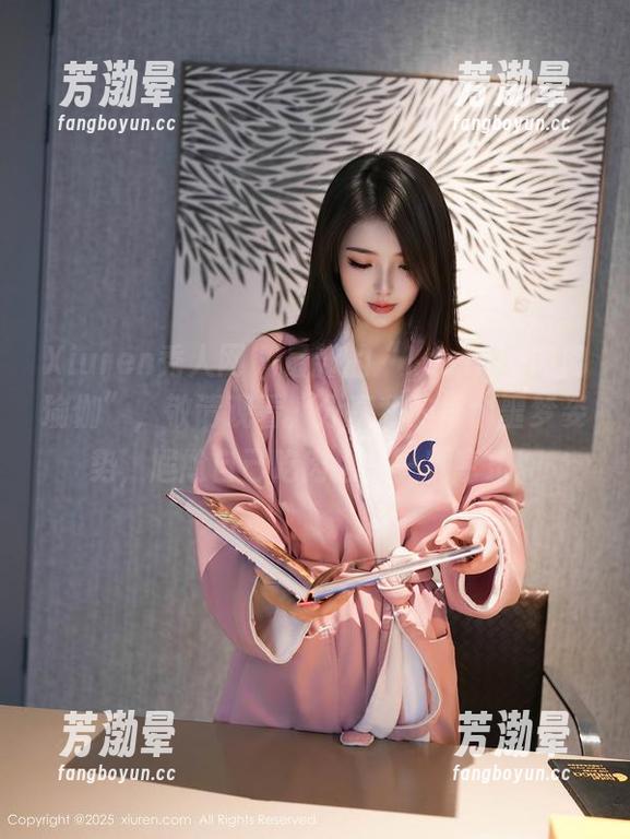 Xiuren秀人网-Lavinia肉肉 Xiuren秀人网 - 最新的“Lavinia肉肉瑜伽”,敬请观看,分享我的每个噩梦姿势,尴尬自己吃肉也是一种享乐。