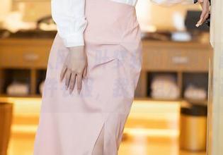 Xiuren秀人网 – 叶梦轩的旗袍：最新资源，穿上这件衣服，我也想开始写诗了！