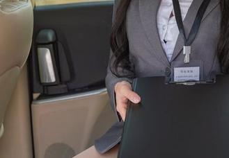 一起细数Yiko湿润兔的水手服套图，有点调皮也有点惊艳