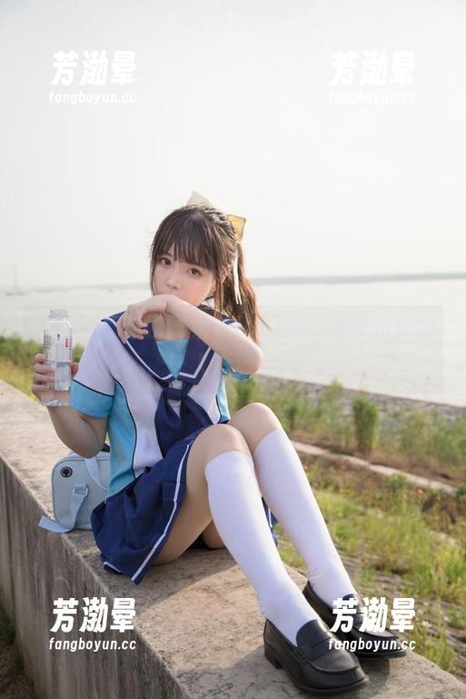 fushii_海堂 别走神,在线图集中fushii_海堂的美脚让人心猿意马