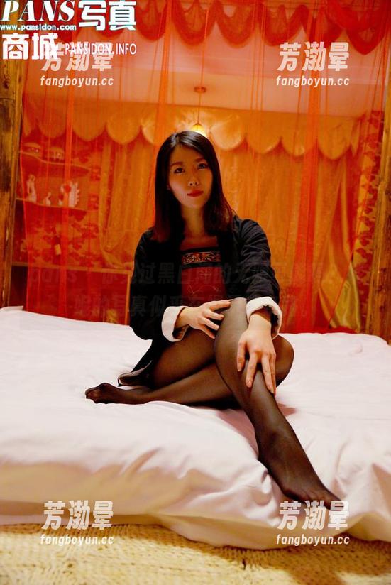 pans-妮妮 pans - 你见过黑白间的无限可能吗?妮妮的写真似乎在揭示这条路。