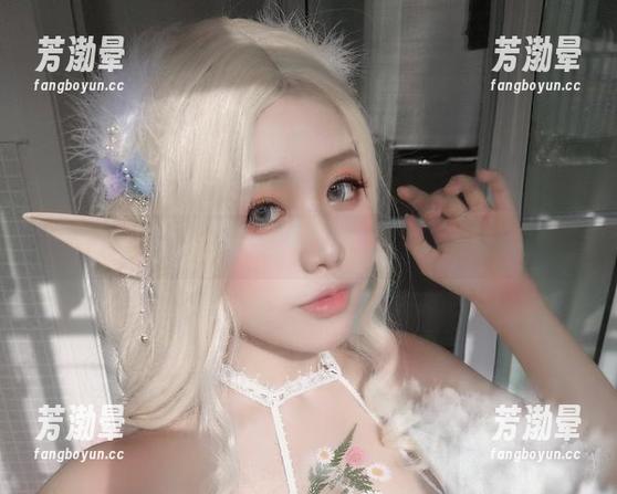 一笑芳香沁 图片上传,一笑芳香沁把紫式部泳装变成了泳池派对!