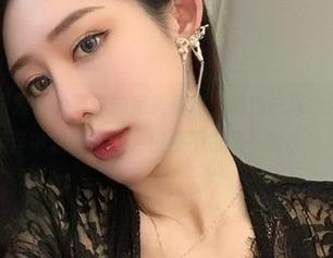微密圈 – 不爱笑的赛琳的完美身材，私拍之旅会带你在资源海洋中迷失方向，但那不也是一种享受？