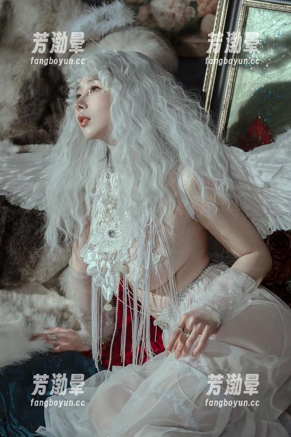 云溪溪奶桃 这组女孩的美图分享,果真有些不同凡响,喝了一杯云溪溪奶桃的气场?