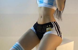 微密圈 – 高清写真：俏妞t用皮裙和战靴解释‘怎么走出门’！