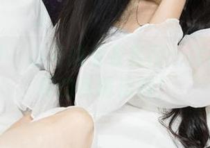 克拉女神 – 小芹的毛衣套图：你绝对想不到的保暖法则！