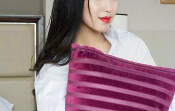 克拉女神 – 汤怡的棉袜：一场无圣光的色彩游戏，美图也不太靠谱啊