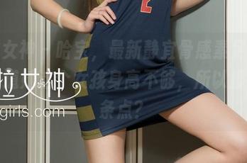 克拉女神 – 哈宝，最新静宜骨感素足合集！难道她这个女孩身高不够，所以脚得苗条点？