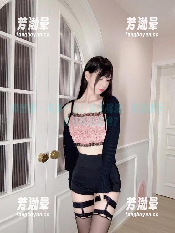 十万口草莓粥粥 微密圈 - 高清十万口草莓粥粥:美足展示,看看谁能拒绝?