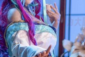 透透的兔女郎：咔喵教你何为大胆与优雅的写真之道！