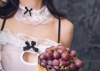 头条女神 – 色彩斑斓的在线资源，爱丽莎的丝袜是个谜。