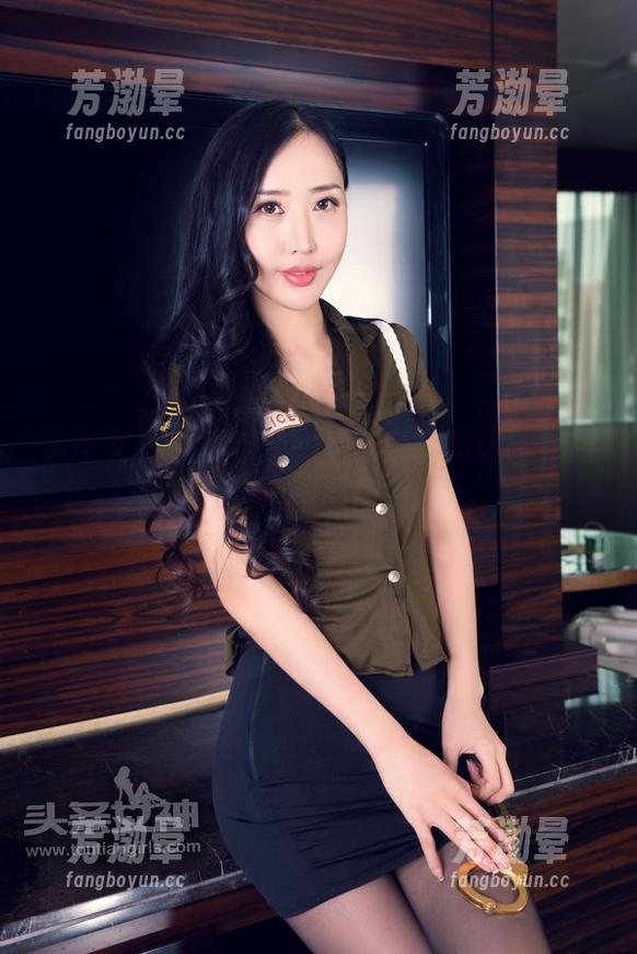 头条女神-秦若兮 头条女神 - 秦若兮的居家美图精选:衣服能不穿,但颜值别掉!