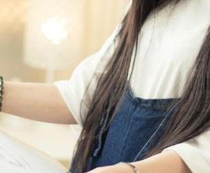 头条女神 – 突然想起筱溪的女友图包，下载后你会不会有种新发现的错觉？