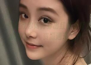 微密圈 – 奶雯教你如何穿出红色漏背裙的‘一抹神秘’，资源通通放出