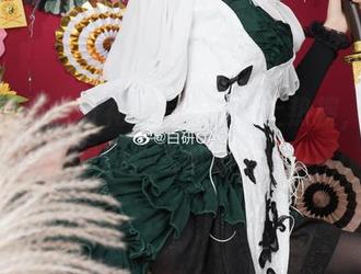 这组妖君白研礼服写真要是上热搜，肯定是因为太吸睛了！