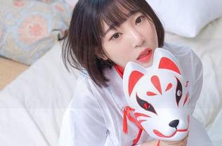 姜仁卿(강인경)的连体衣选集，图文并茂来解析：这可是一场造型的“穿越”之旅！