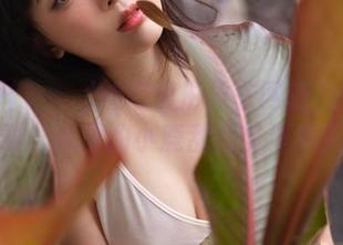 姜仁卿(강인경)的可爱形象在网盘里等着被我下载，心里的小鹿乱撞节奏感满分。