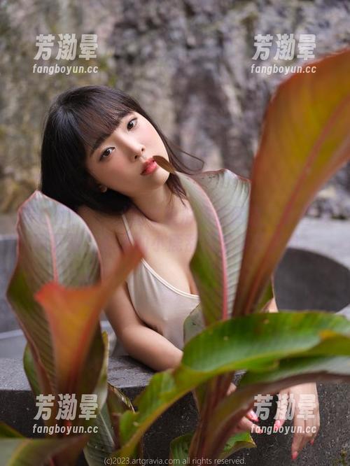 姜仁卿(강인경)的可爱形象在网盘里等着被我下载，心里的小鹿乱撞节奏感满分。