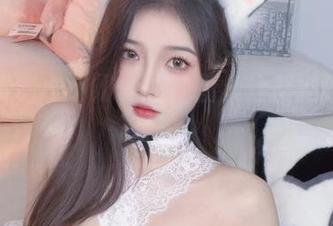 浴室舞者小小奶瓶儿，图集分享她的滑稽姿势！