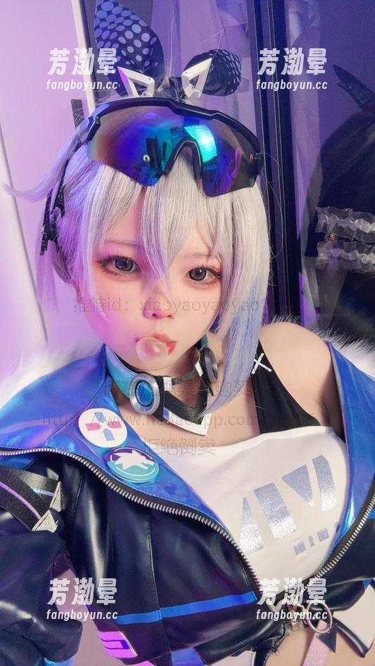 小瑶幺幺 小瑶幺幺,私房写真里的白色小精灵——这也太梦幻了吧?
