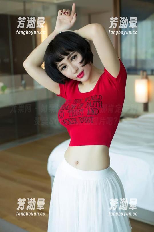 尤果网-Sara 尤果网 - 如果海边能说话,那肯定在默默赞美Sara最新的图片吧?