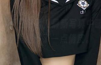尤果网 – 不只好看，最新写真中萌神妹妹的美脚多了一点俏皮。