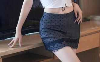 尤蜜荟 – 哇，周妍希把旗袍穿成了什么？美图、大胆、资源太给力了！