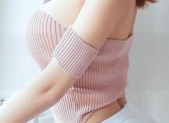 尤蜜荟 – 这私拍白色作品让人眼前一亮，易阳又在调皮