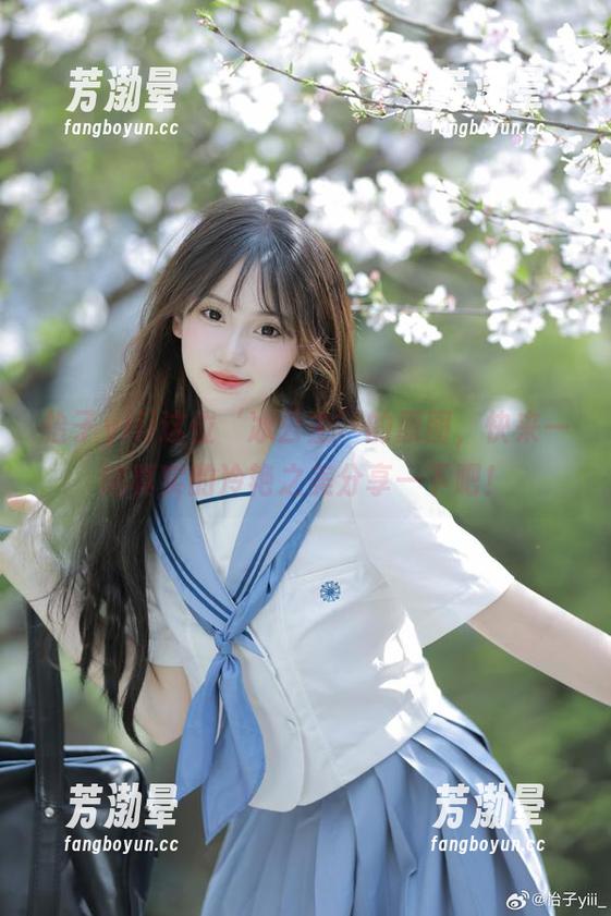 怡子yiii 怡子yiii这位‘冰公主’的原图,快来一睹真实的冷艳之美分享一下吧!