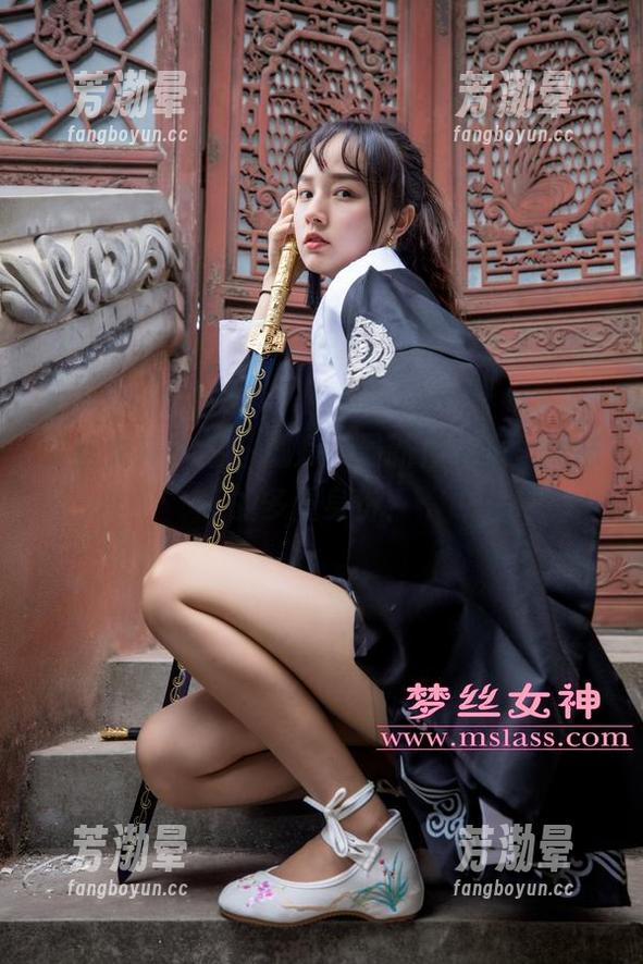 梦丝女神-魏婷婷 梦丝女神 - 看,魏婷婷最新作品集里黑袜的多重身份!