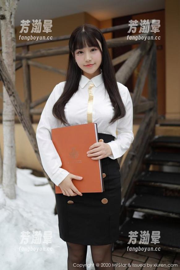 模范学院-电竞唐嫣 模范学院 - 电竞唐嫣居家写真:无圣光大作战,连沙发都想来一段实力“宅舞”!