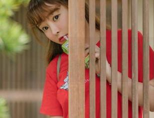 波萝社 – 短裙满屏，柳侑绮Sevenbaby教你如何化身“短裙鉴赏家”，下载与免费真的是双重享受。