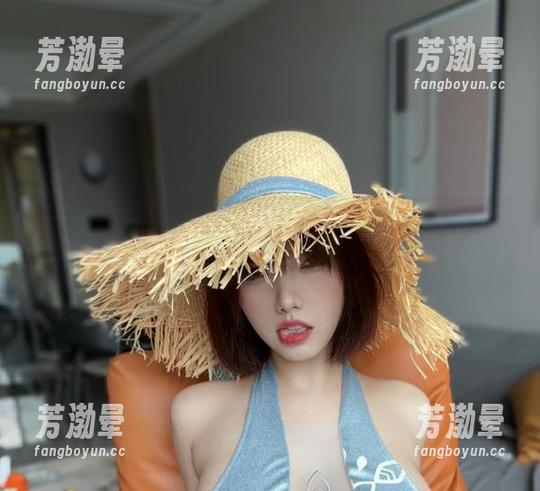 琳铛铛 微密圈 - 一探琳铛铛的全套新图包,看到御姐的样子我都要跑了!