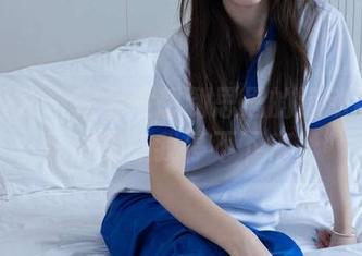 甜予摄影 – 完全没想到思思的运动鞋套图竟然能让我停不下来。
