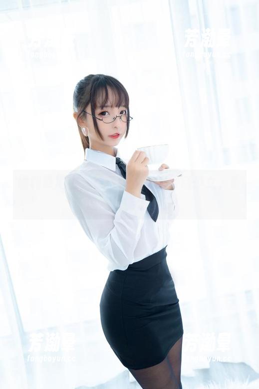 神乐坂真冬 福利草地上,神乐坂真冬的雪糕少女,听说照片能消暑?